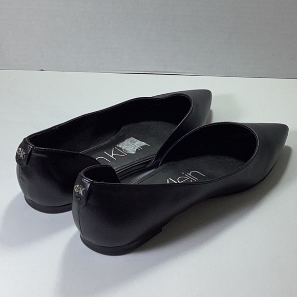 Calvin Klein - Picture 3 of 7